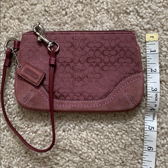 Coach Wristlet (like new) - Picture 4 of 6